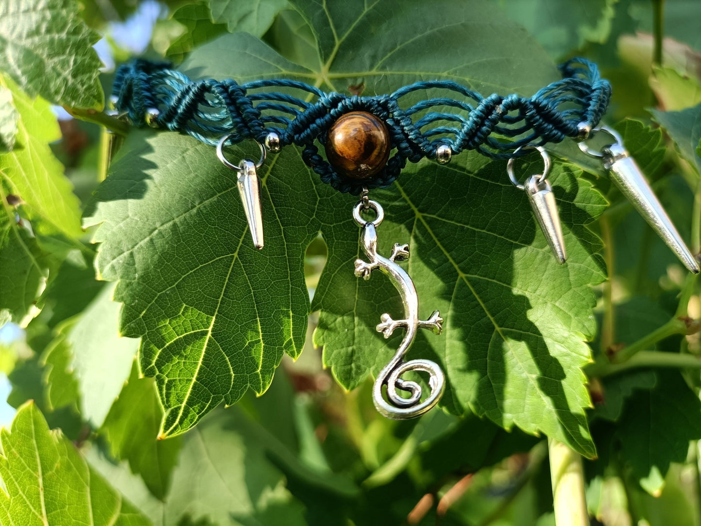 Bracelet de cheville salamandre Émeraude - Lunestya Macramé