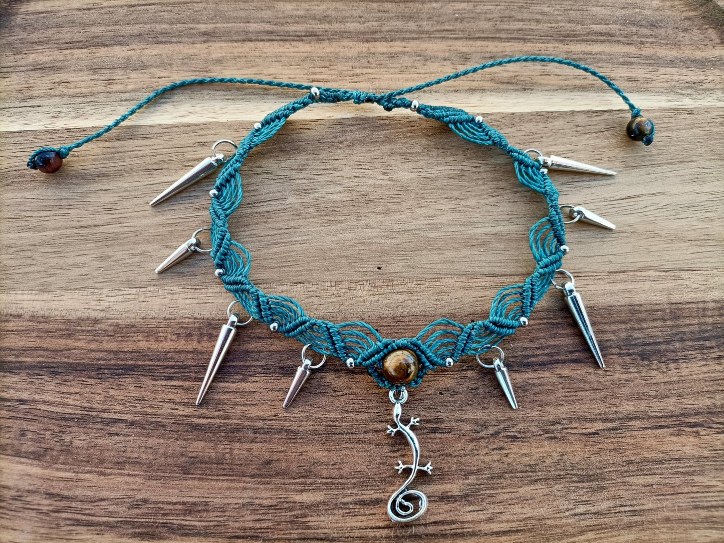 Bracelet de cheville salamandre Émeraude - Lunestya Macramé