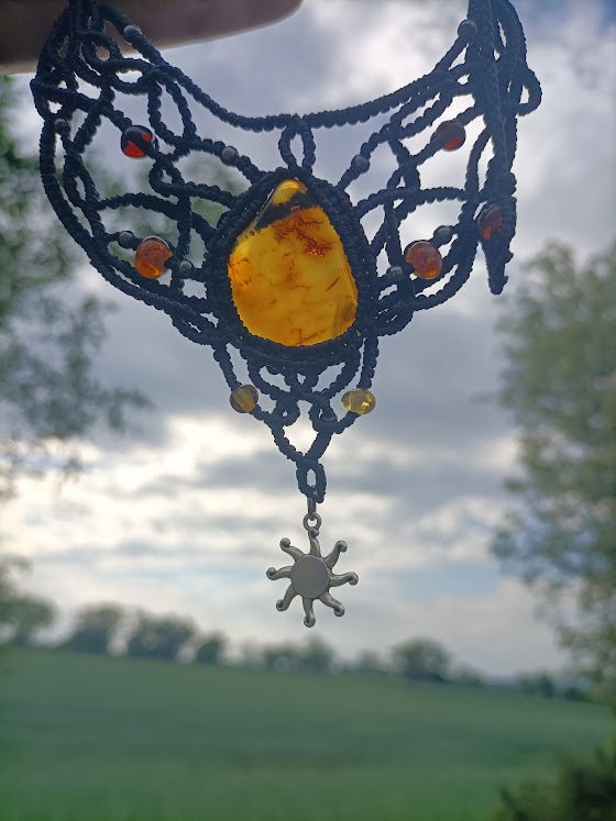 Collier Soleil d'Ambre - Lunestya Macramé
