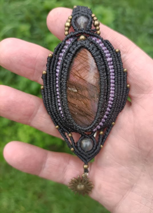 Collier Talisman Aura Pourpre - Lunestya Macramé