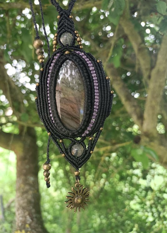 Collier Talisman Aura Pourpre - Lunestya Macramé